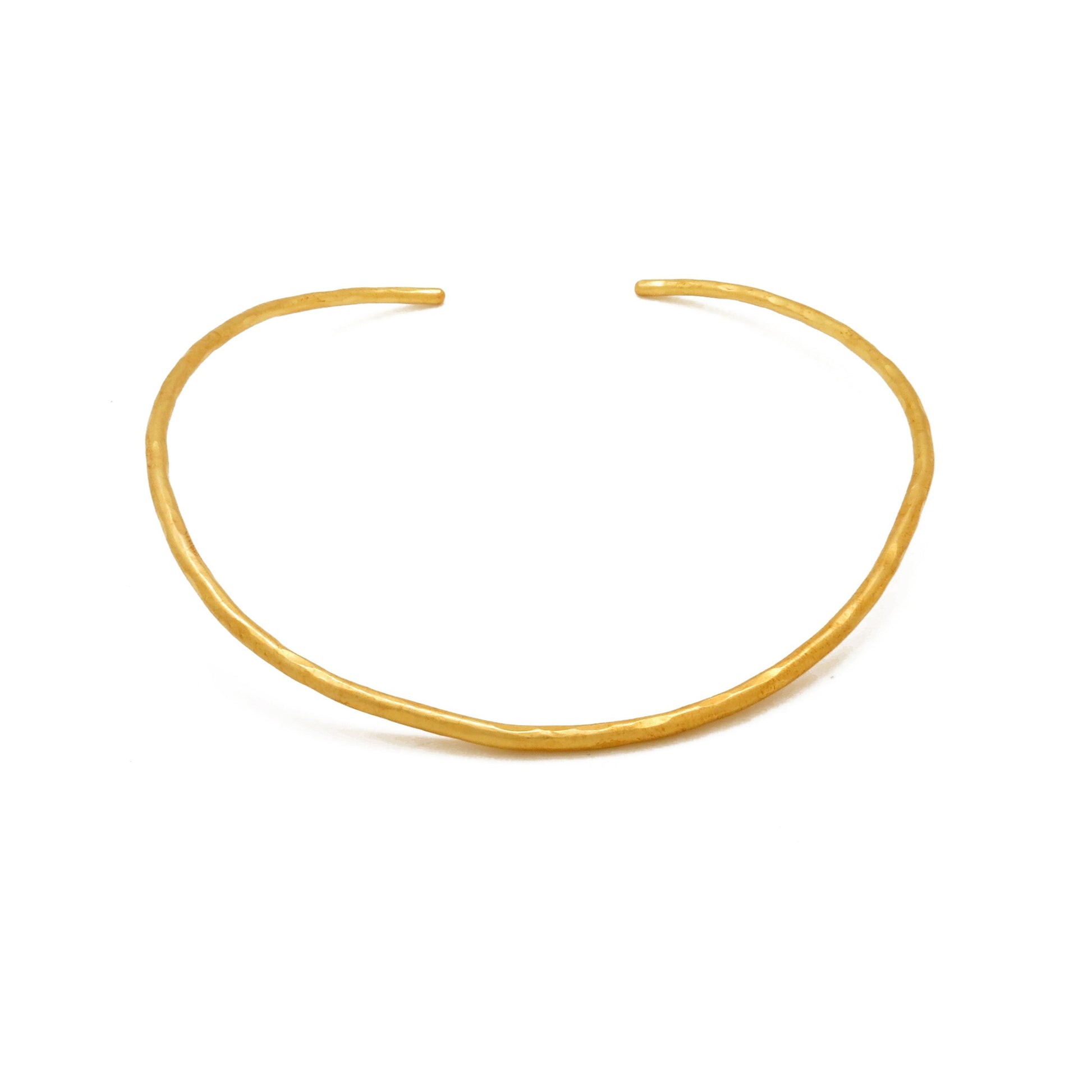 Rigid hammered brass choker